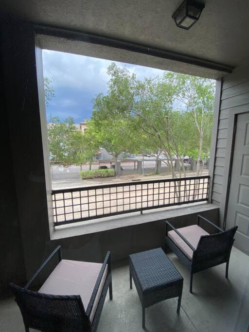 Your Warm Spacious Unit With Pool - Medical Center 休斯敦 外观 照片