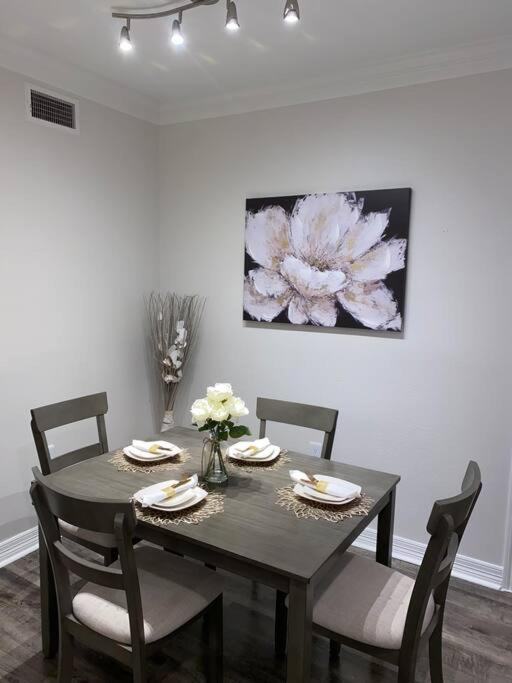 Your Warm Spacious Unit With Pool - Medical Center 休斯敦 外观 照片